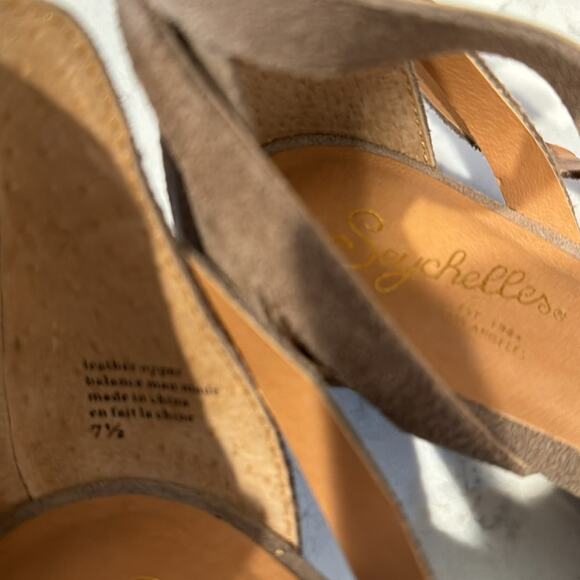 Seychelles Sincere mini Wedge Sandal Taupe suede bohemian chic classic size 7.5 - Picture 11 of 11